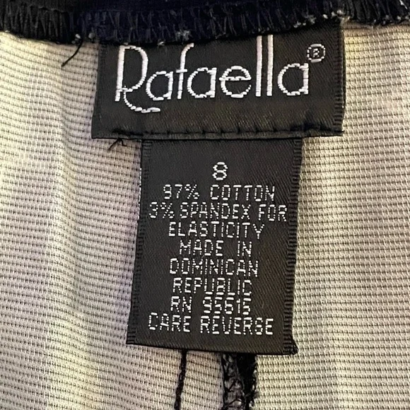 Rafaella‎ capris, black with white flowers, size 8 - Picture 5 of 5